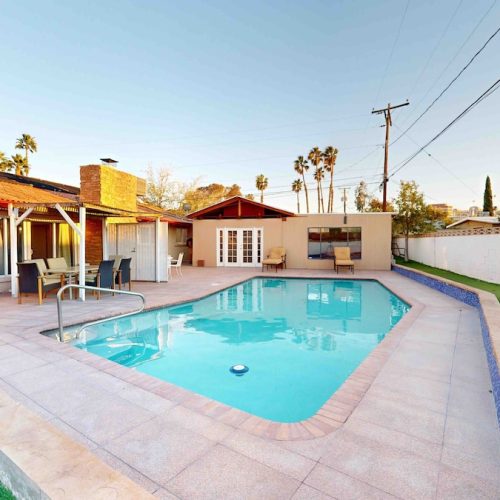 Stylish luxury house near strip with Pool-Kirkland