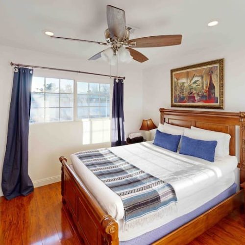 Stylish luxury house near strip with Pool-Kirkland